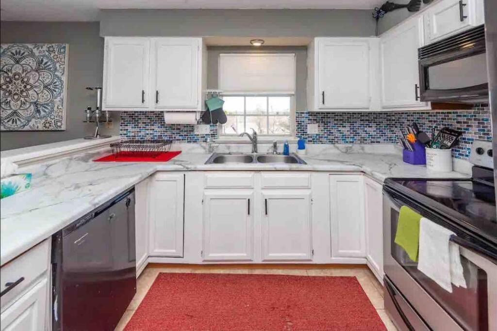 20Min To International Airport! 10Min To Pnc Music! Wifi Appartement Charlotte Buitenkant foto