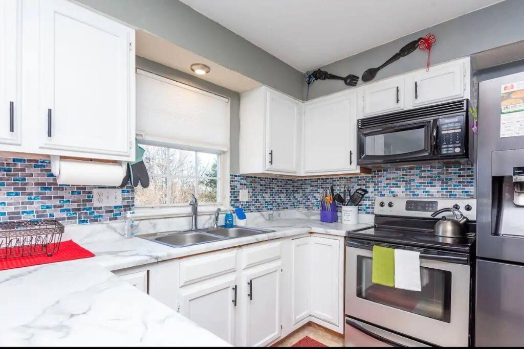20Min To International Airport! 10Min To Pnc Music! Wifi Appartement Charlotte Buitenkant foto